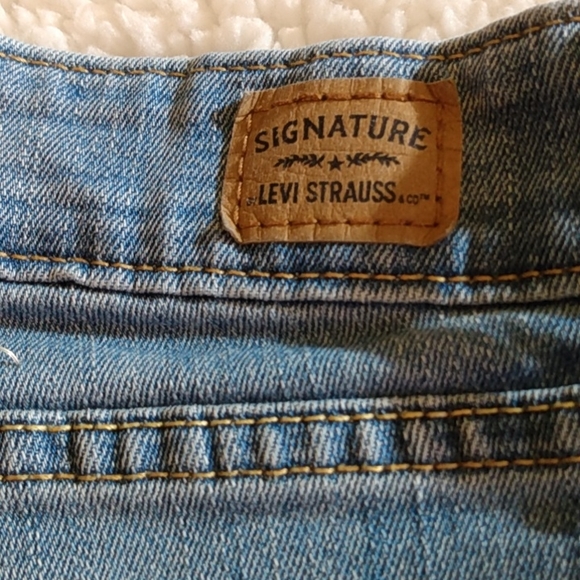 Levi Strauss & co., Distressed jeans shorts - Picture 4 of 10